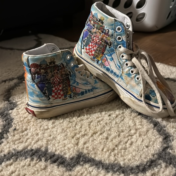 Boys vans worn but still in good condition. - Picture 5 of 6